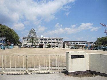 Primary school. Kashiwajima until elementary school 850m