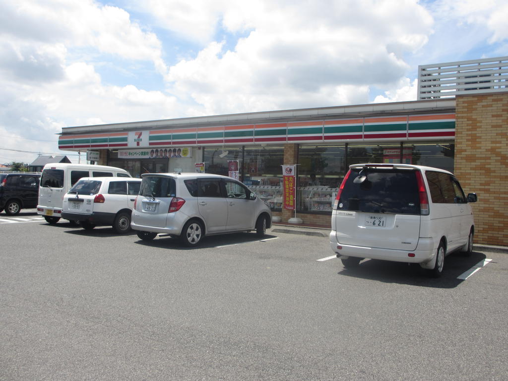 Convenience store. Seven-Eleven Kurashiki store up (convenience store) 120m