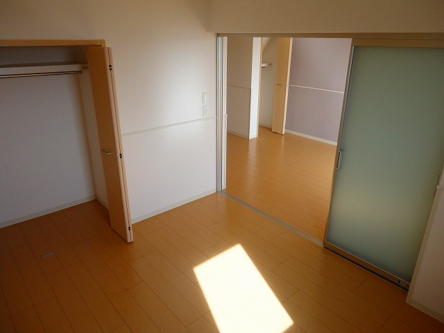 Living and room.  ※ The image is a thing of the same property by room. 