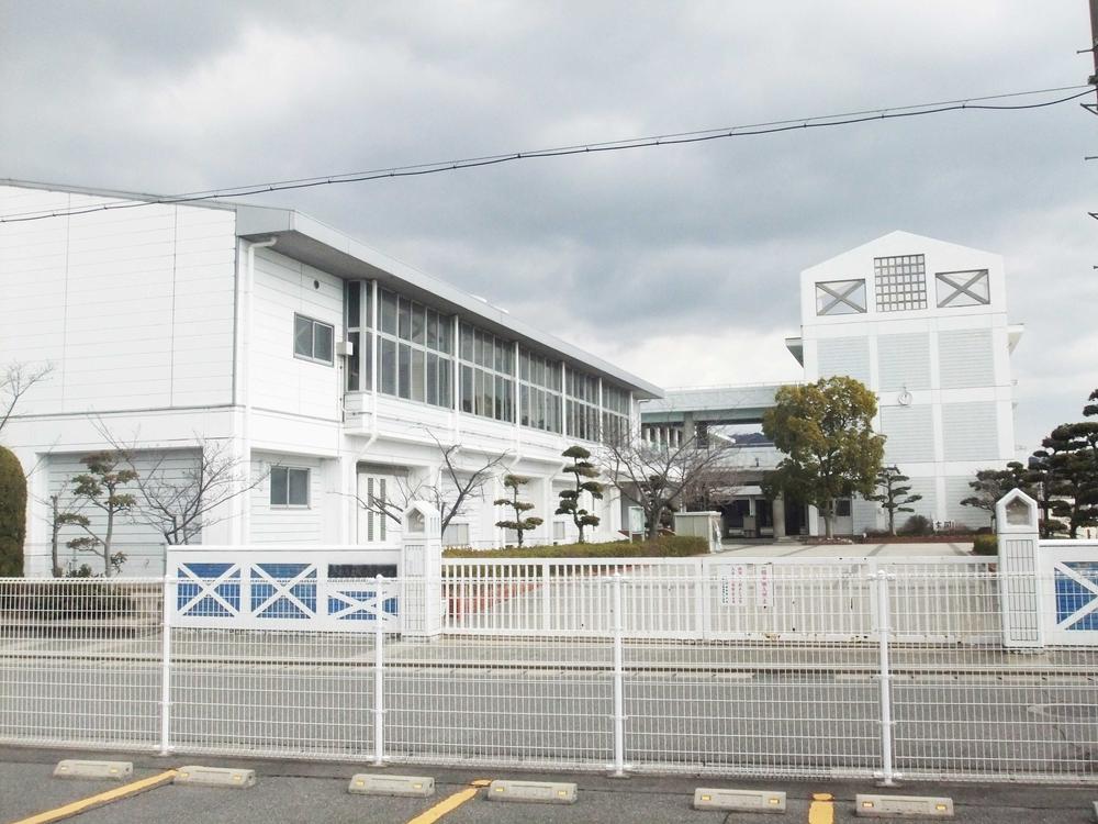 Primary school. Kotoura Minami Elementary School