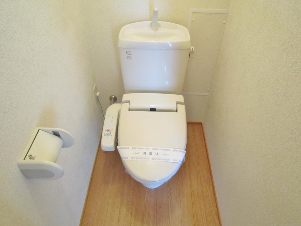 Toilet. (* ⌒O⌒ *) (* ⌒O⌒ *)