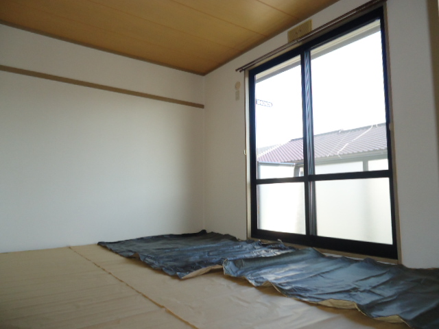 Living and room. Japanese-style room is 6 Pledge!