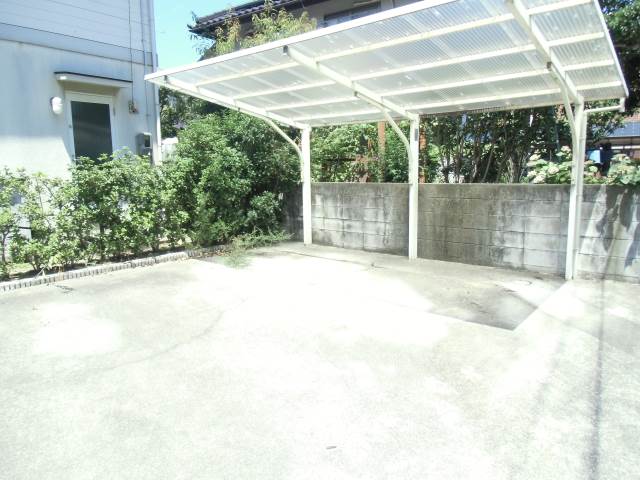 Parking lot. With carport ☆ 