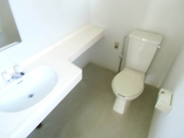 Toilet. There is also a toilet on the second floor ☆ 