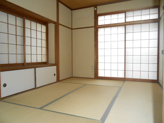 Living and room. Is a Japanese-style room!