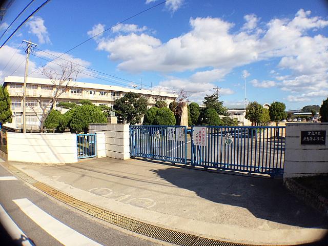 Primary school. 890m to Kurashiki Municipal Tsurajima Minami Elementary School