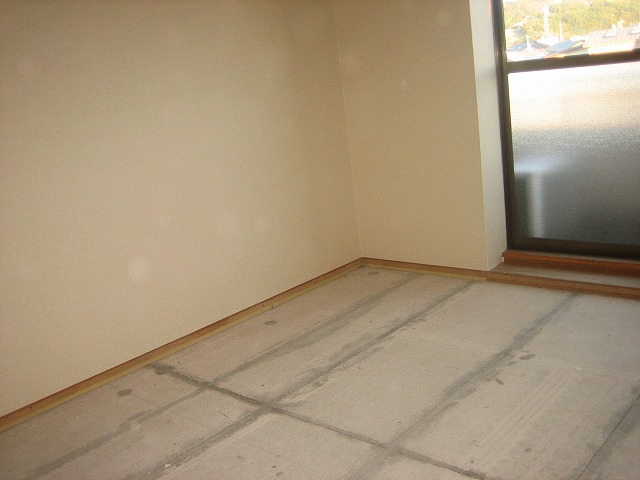 Other room space. Enter the 6-mat Japanese-style tatami