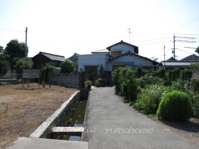 Local photos, including front road