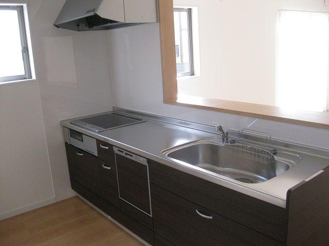 Kitchen. With dish dryer! !  There is also a firm storage space.