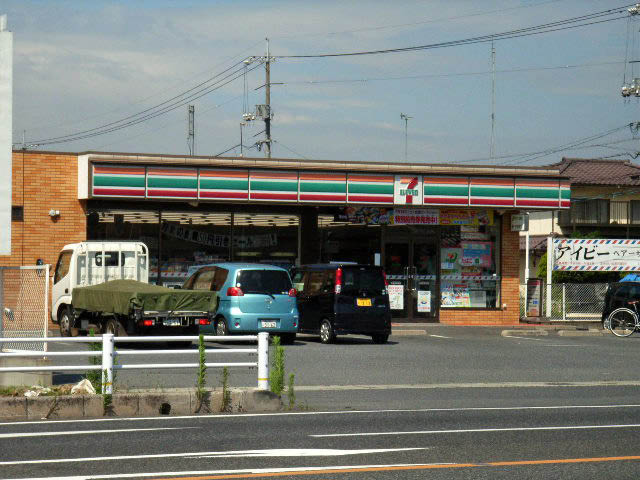 Convenience store. Seven-Eleven Kurashiki Tsurajima crane Nitta store up (convenience store) 373m