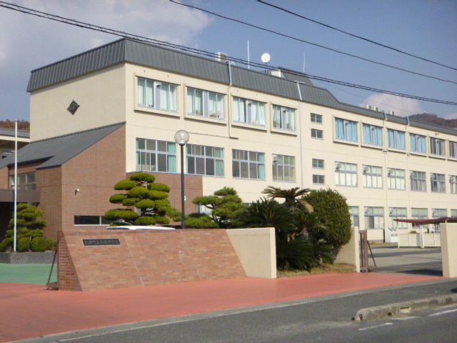 Junior high school. Yakage stand Yakage junior high school (junior high school) up to 1031m