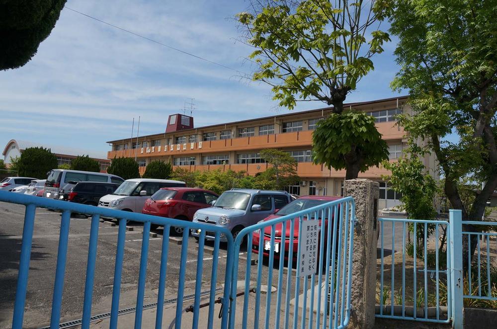Primary school. 454m to Okayama Saidaiji Elementary School