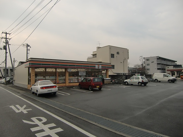 Convenience store. Eleven Okayama Saidaiji Station store up (convenience store) 912m