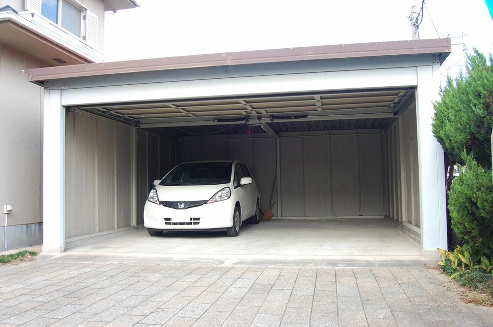 Parking lot
