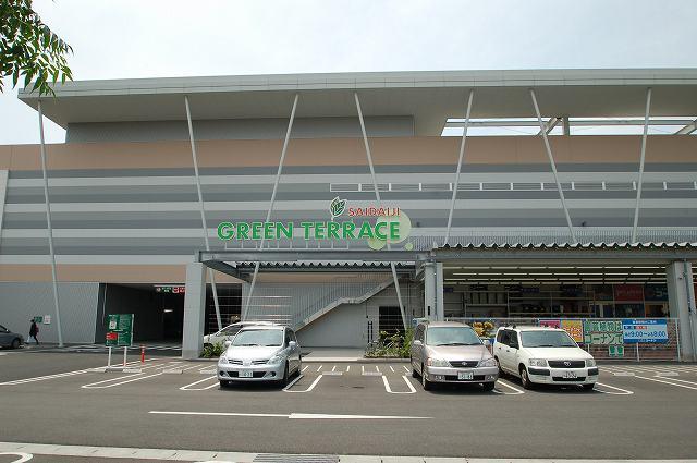 Shopping centre. 1544m to Saidaiji Green Terrace