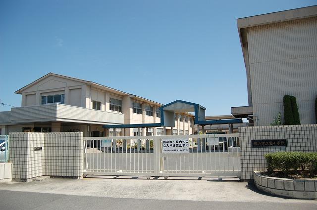 Primary school. 643m to Okayama TatsuYutaka Elementary School