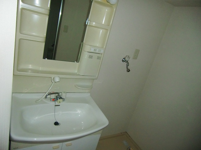 Washroom.  ☆ Shampoo dresser ☆ Washing machine in the room ☆