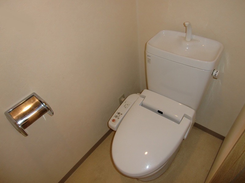 Toilet. Bidet