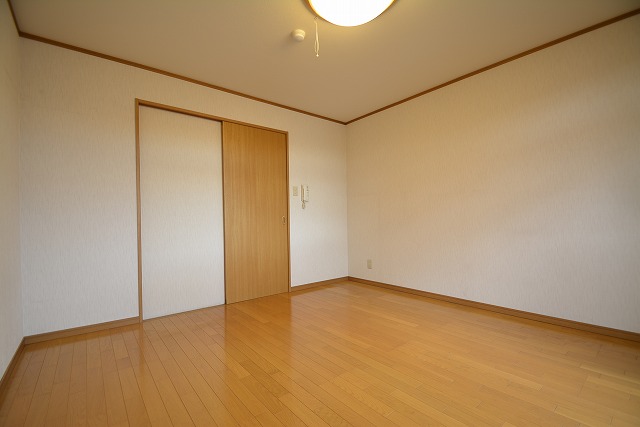 Living and room. Since the apartment type of sound insulation also ○! !