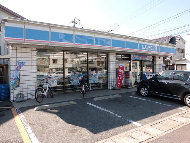 Convenience store. Lawson Okayama Nishizaki 1-chome to (convenience store) 422m