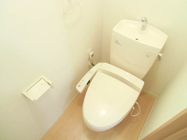 Toilet. With Washlet ☆