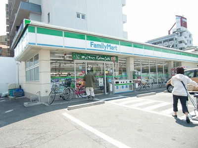 Convenience store. FamilyMart Okayama Amagasemachi store up (convenience store) 256m