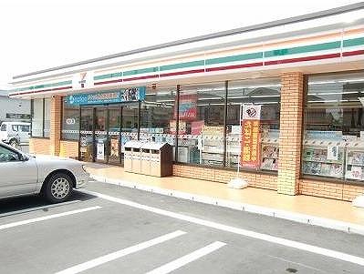 Convenience store. Seven-Eleven Okayama Shiraishi store up (convenience store) 552m