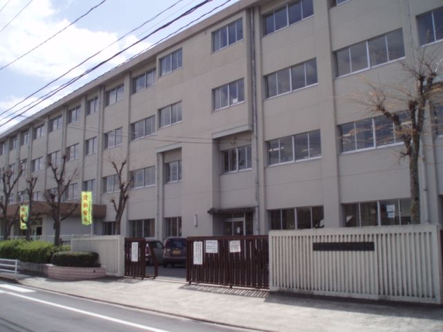 Primary school. Municipal Sanmen to elementary school (elementary school) 290m