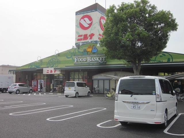 Supermarket. Nishina food basket Sanmen 694m to shop