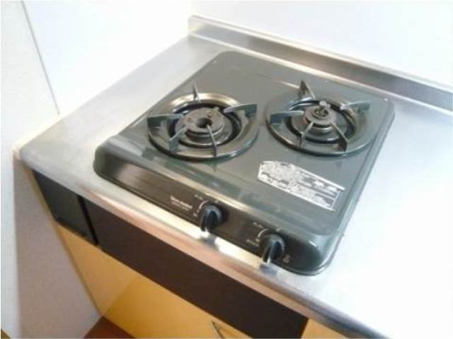 Kitchen. Two-burner stove