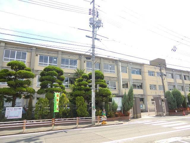 Primary school. Shikata to elementary school (elementary school) 1338m