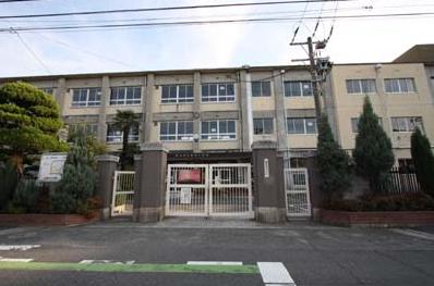 Primary school. 344m to Okayama Shikata elementary school (elementary school)