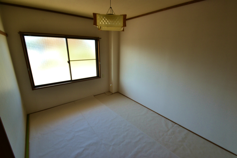 Living and room. It contains the new tatami.