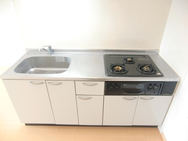 Kitchen.  ☆ System kitchen (three-necked gas stove) ☆