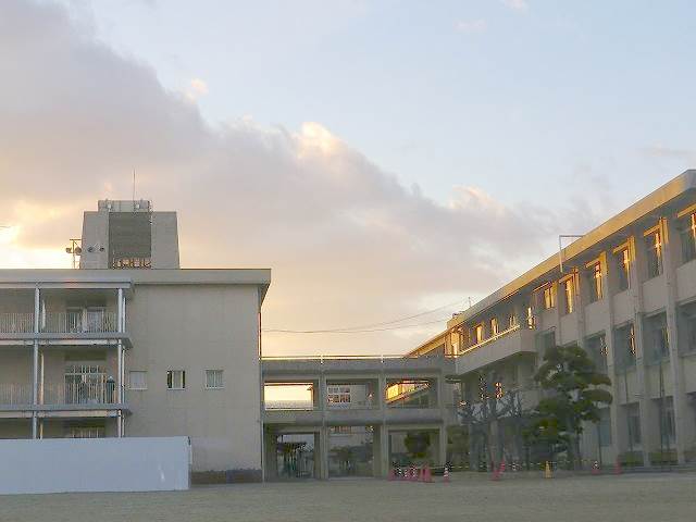 Primary school. Nishi Elementary School until the (elementary school) 1500m