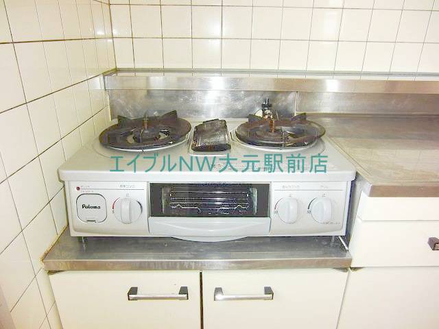 Other Equipment. 2 lot gas stoves ☆