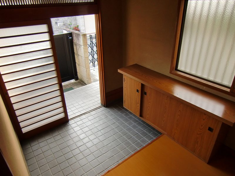 Entrance. Second floor Japanese-style room