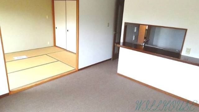 Living and room. Tatami will Omotegae before occupancy.