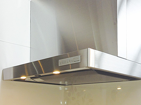 Kitchen.  [Enamel clean range hood] Simple design in pursuit of functionality and design. Care is easily, In rectification Backed to increase the suction force, And efficiently evacuating the steam and smoke.