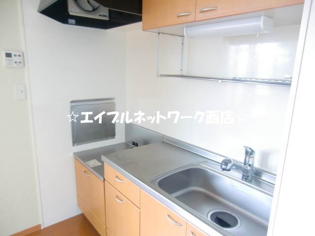 Kitchen. Same type is property