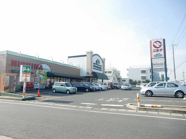Supermarket. Nishina food basket Nakasendo store up to (super) 705m