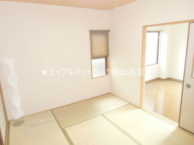 Other room space. Japanese-style calm