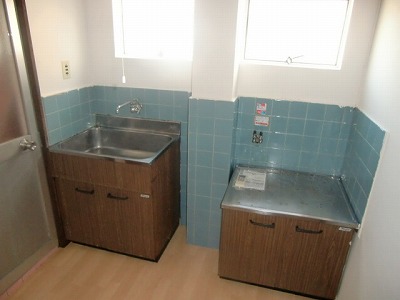 Kitchen. Two-burner stove installation Allowed Spacious Kitchen ☆