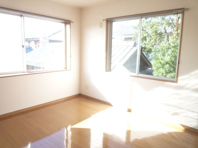 Living and room. Since the window there are two places is the bright rooms.