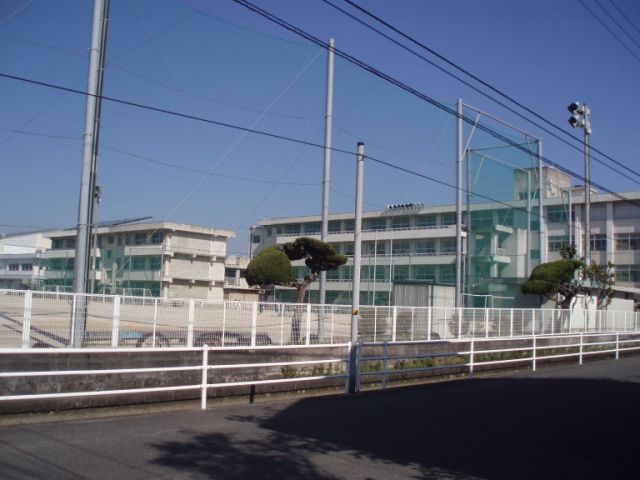 Primary school. 1200m until the Municipal Ohno elementary school (elementary school)