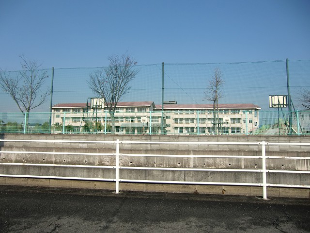 Primary school. 760m to Okayama City Gominami elementary school (elementary school)