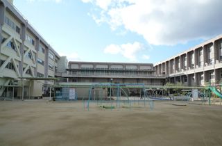 Primary school. Municipal Omoto to elementary school (elementary school) 1600m