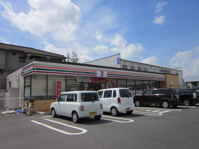 Convenience store. Seven-Eleven Okayama Higashifurumatsu 2-chome up (convenience store) 440m