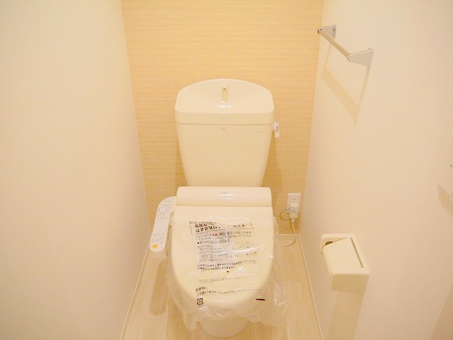 Toilet. Because of under construction, Is an image ☆ 彡