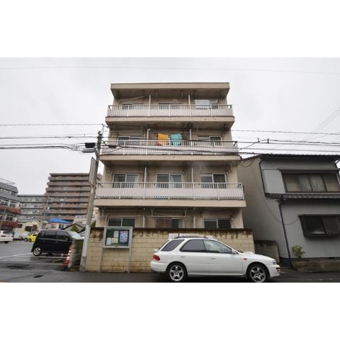 Building appearance.  [Ito-Yokado] It is but perfect also within walking distance of shopping